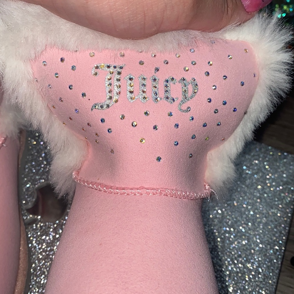 Boots - Picture 3 of 11